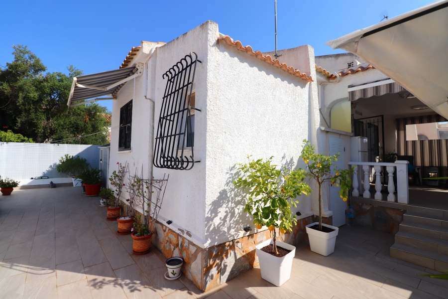Re-Sale - Detached Villa - Orihuela Costa - La Florida