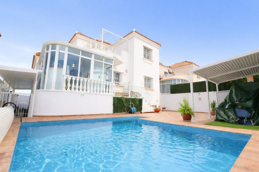 Re-Sale - Detached Villa - Orihuela Costa - Villamartin