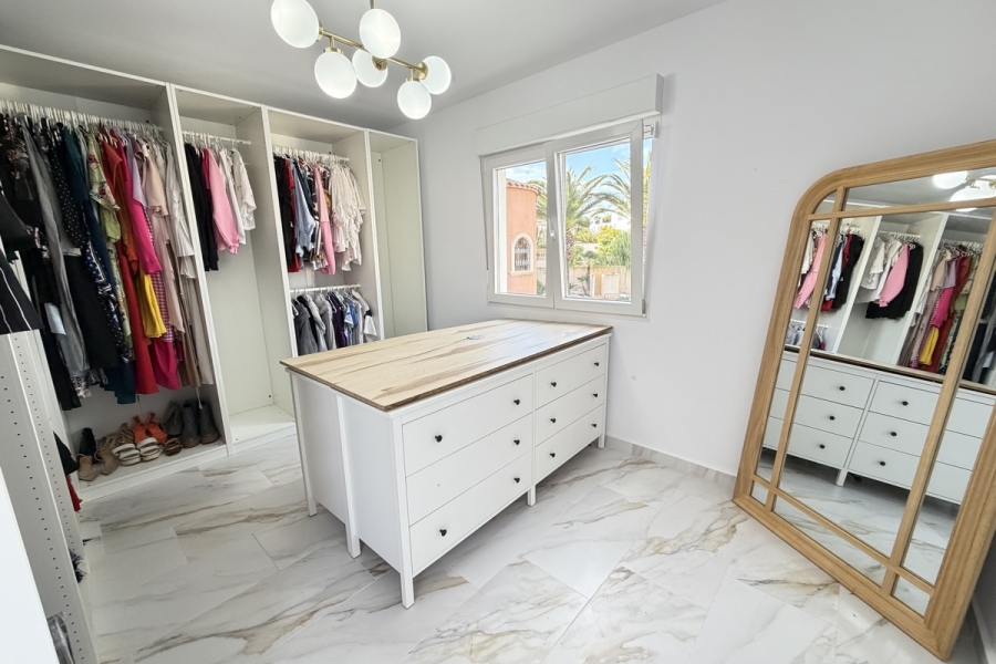 Re-Sale - Detached Villa - Orihuela Costa - Villamartin