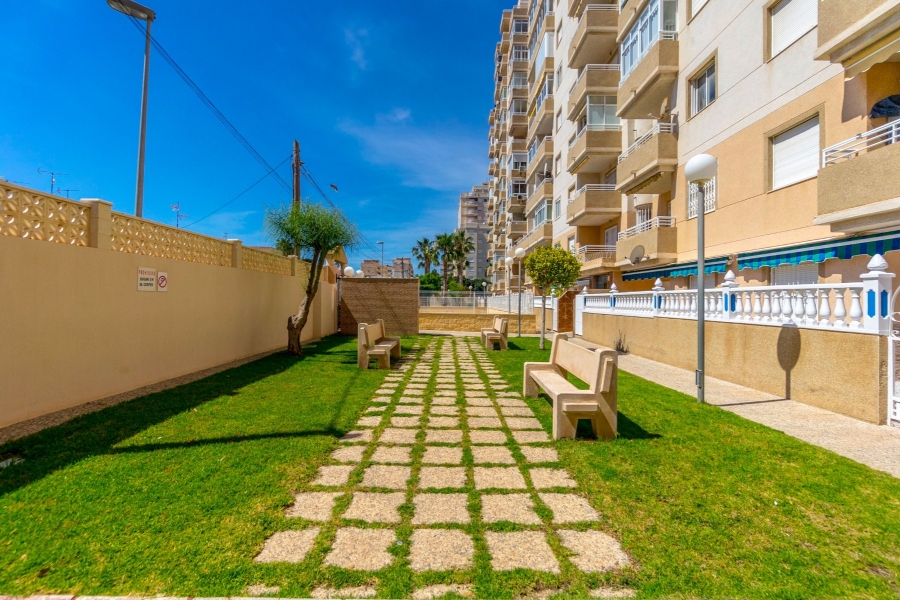 Re-Sale - Apartment - Torrevieja - Torrevieja - Centre