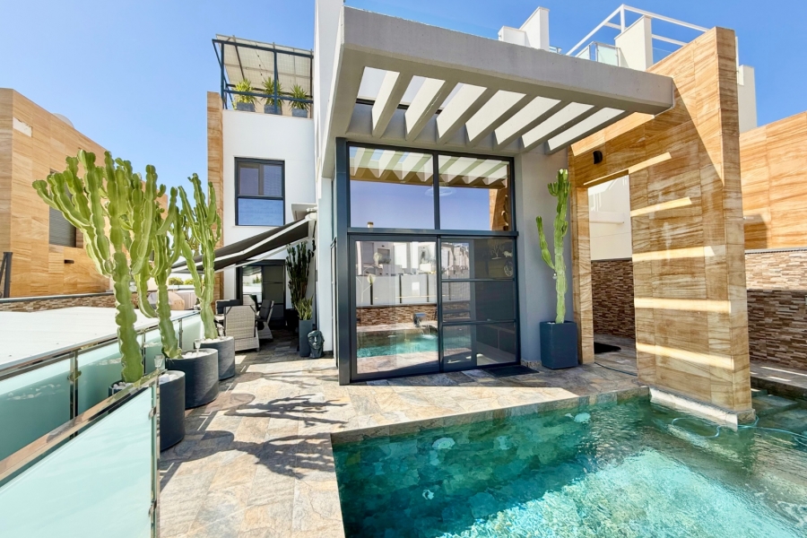 Re-Sale - Detached Villa - Orihuela Costa - Lomas de Cabo Roig