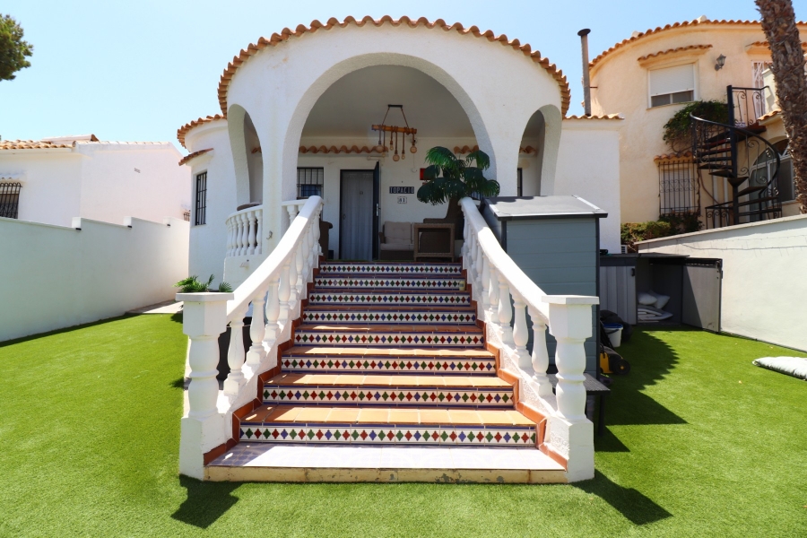 Re-Sale - Detached Villa - Orihuela Costa - Villamartin
