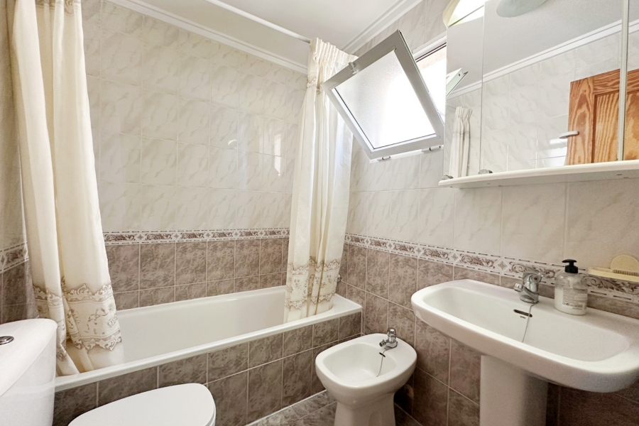 Re-Sale - Apartment - Torrevieja - Torrevieja - Centre