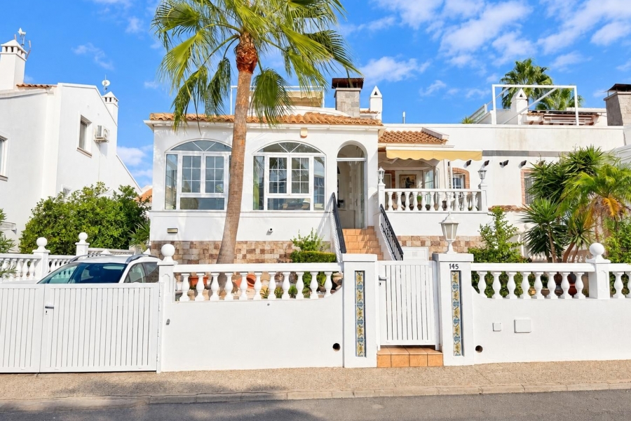 Re-Sale - Semi Detached Villa - Orihuela Costa - Villamartin