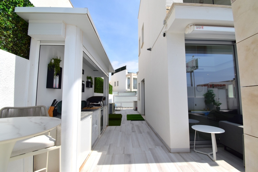 Re-Sale - Detached Villa - Orihuela Costa - Lomas de Cabo Roig