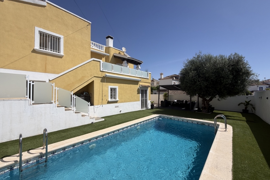 Re-Sale - Detached Villa - Orihuela Costa - Villamartin