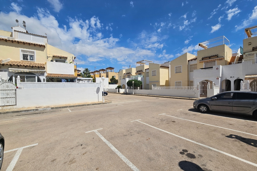 Re-Sale - Apartment - Orihuela Costa - Villamartin