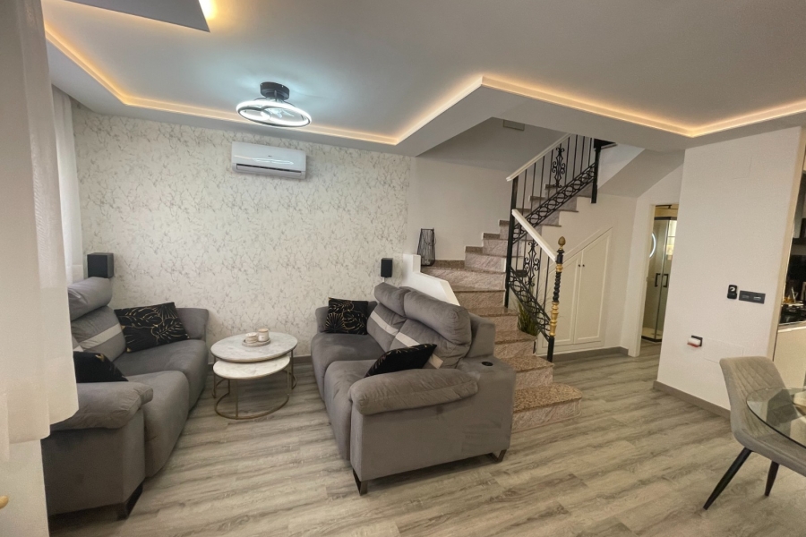 Re-Sale - Semi Detached Villa - Orihuela Costa - Villamartin