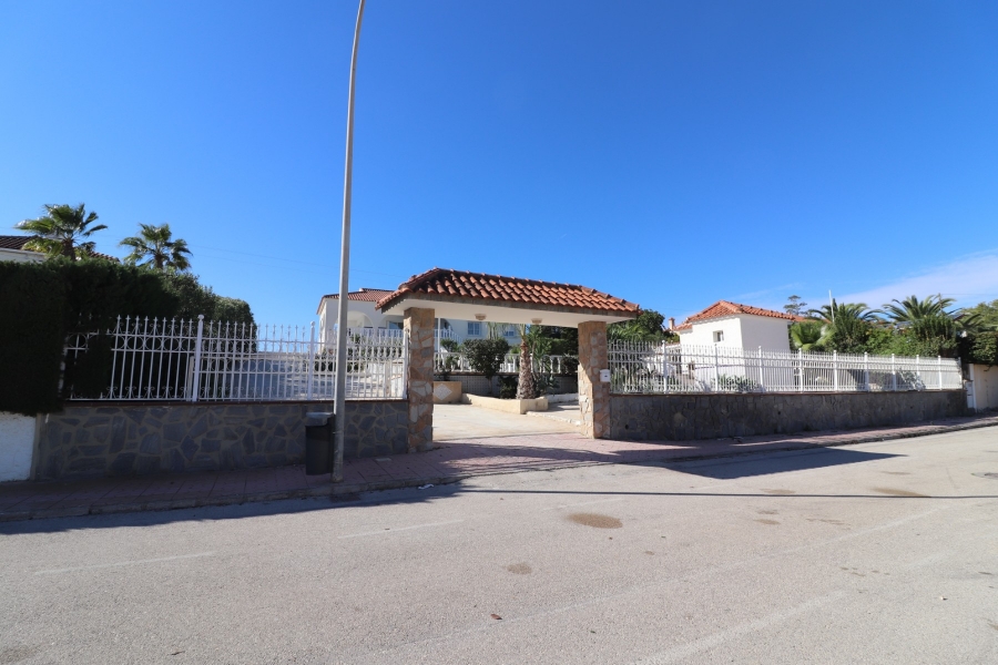 Re-Sale - Detached Villa - Algorfa - Lomas de La Juliana
