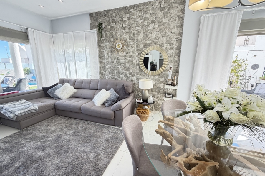 Re-Sale - Detached Villa - Orihuela Costa - Villamartin