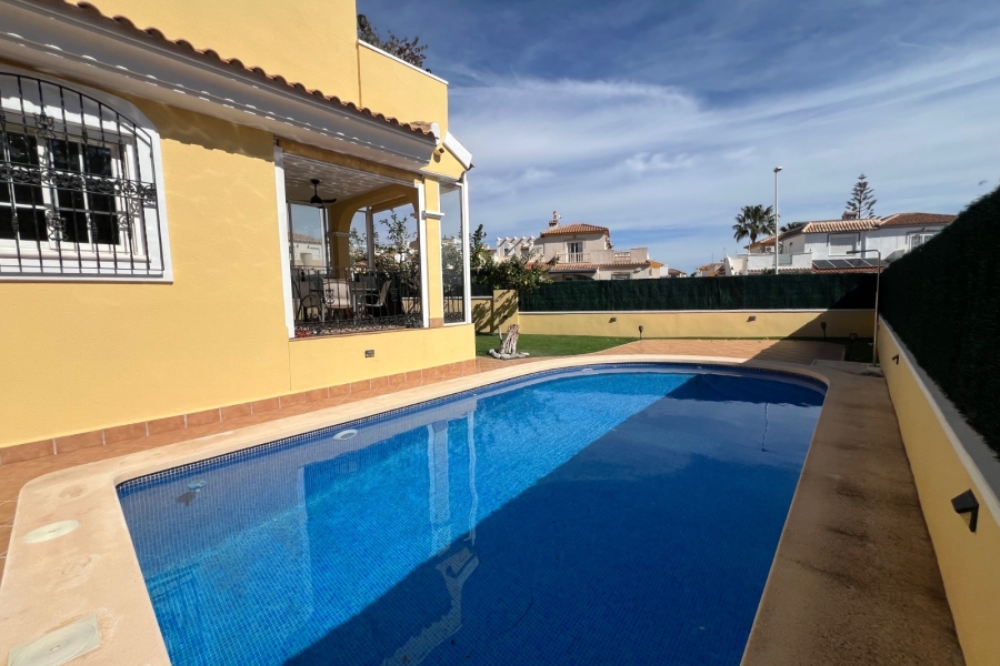 Re-Sale - Detached Villa - Orihuela Costa - Los Dolses