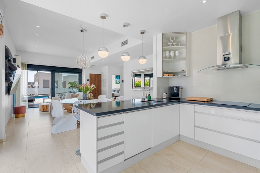 Re-Sale - Detached Villa - Orihuela Costa - Villamartin