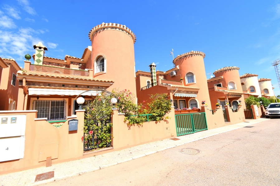 Re-Sale - Detached Villa - Orihuela Costa - Playa Flamenca