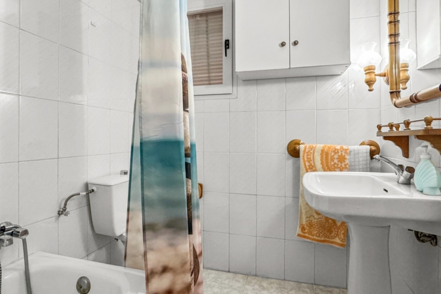 Re-Sale - Apartment - Torrevieja - Playa Los Locos