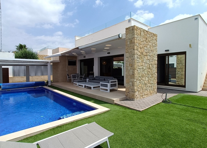 Re-Sale - Detached Villa - Los Montesinos - Entre Naranjos / Vistabella Golf