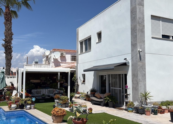 Re-Sale - Detached Villa - Torrevieja - Torretas