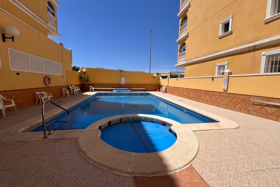 Re-Sale - Apartment - Algorfa - Algorfa - Village