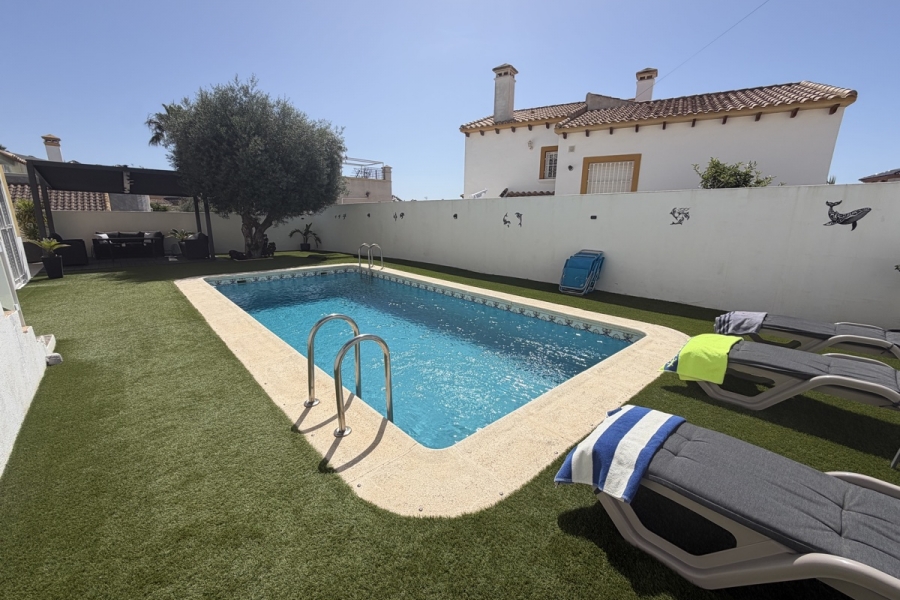 Re-Sale - Detached Villa - Orihuela Costa - Villamartin