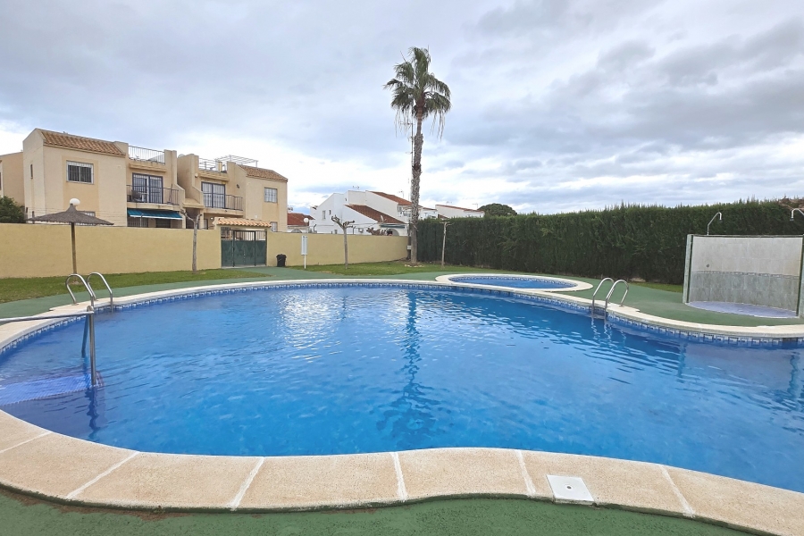 Re-Sale - Apartment - Torrevieja - El Chaparral