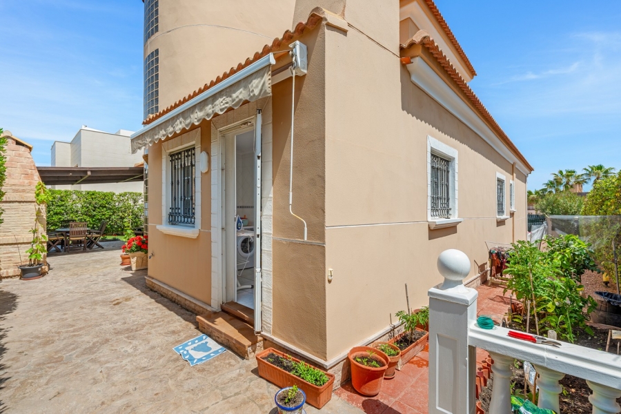 Re-Sale - Detached Villa - Torrevieja - Torre La Mata