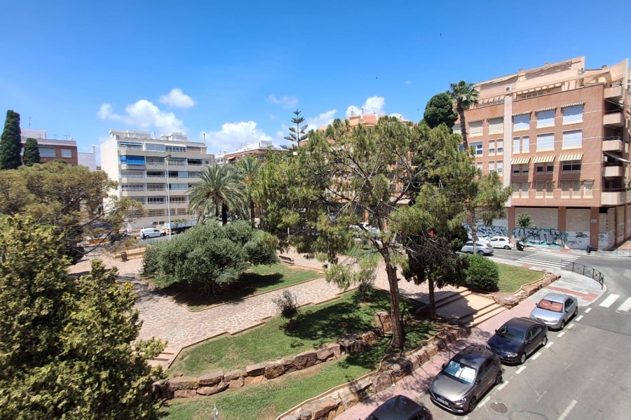 Re-Sale - Apartment - Torrevieja - Torrevieja - Centre