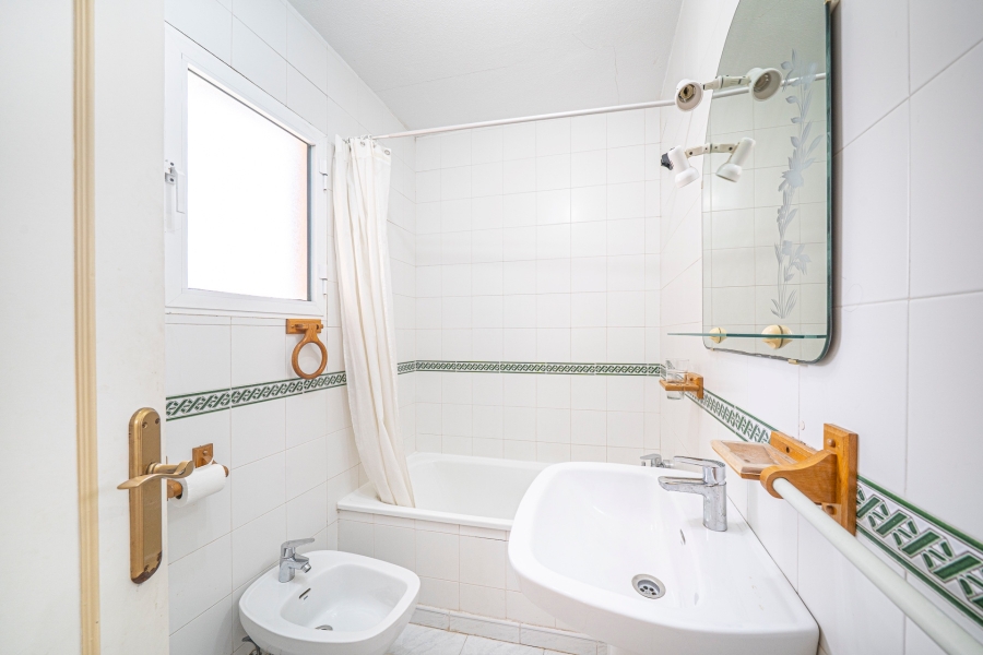 Re-Sale - Apartment - Torrevieja - Aguas Nuevas