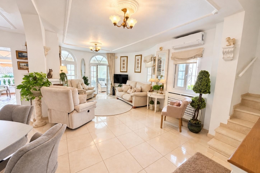 Re-Sale - Semi Detached Villa - Orihuela Costa - Villamartin