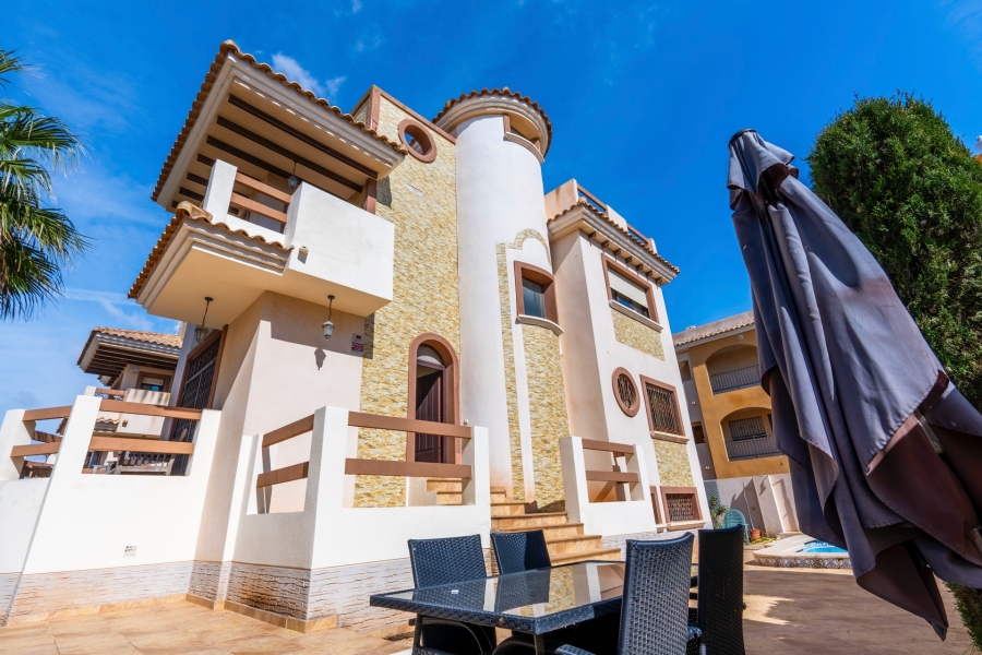 Re-Sale - Detached Villa - Orihuela Costa - Villamartin