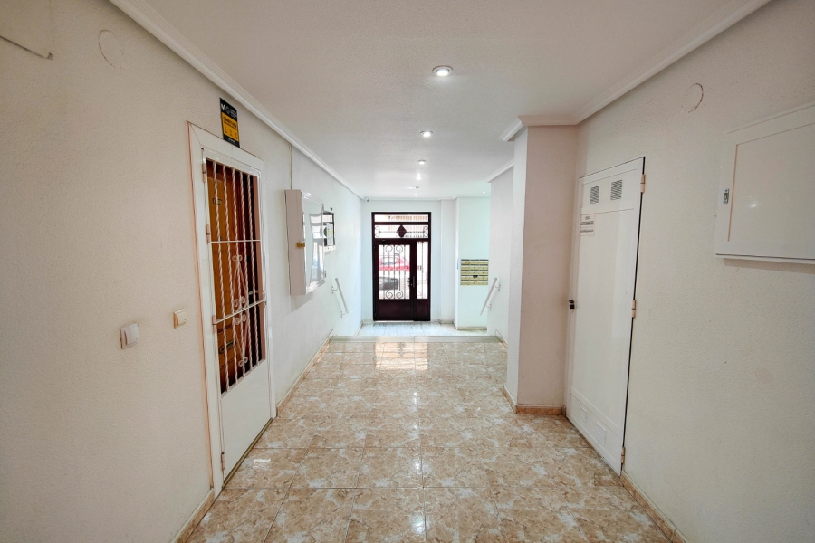 Re-Sale - Apartment - Torrevieja - Torrevieja - Centre