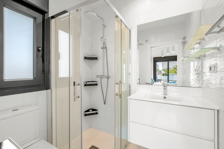 Re-Sale - Detached Villa - Orihuela Costa - Villamartin