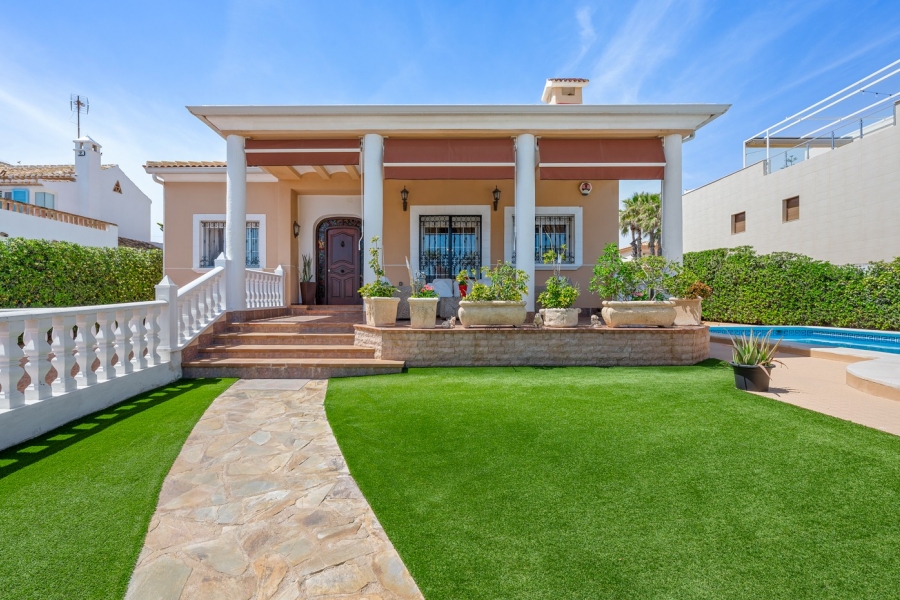 Re-Sale - Detached Villa - Torrevieja - Torre La Mata