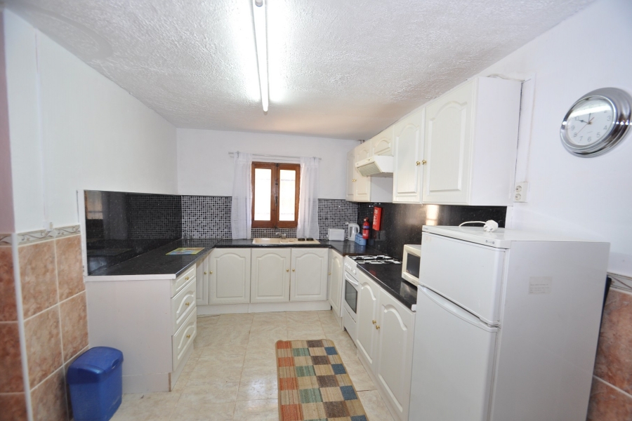 Re-Sale - Country Property - Pinoso - Edge of town