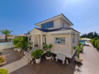 Re-Sale - Detached Villa - Torrevieja - La Mata - Town