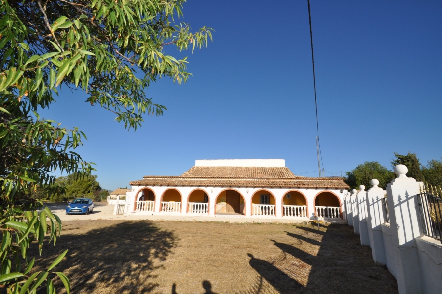 Re-Sale - Country Property - Pinoso - Edge of town