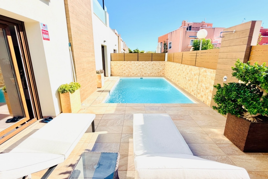 Re-Sale - Semi Detached Villa - Los Montesinos - La Herrada