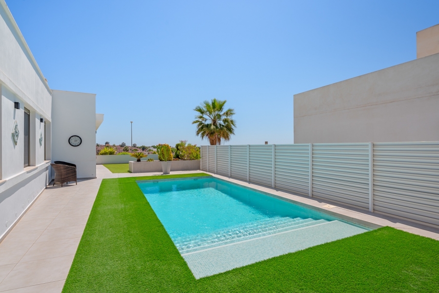 Re-Sale - Detached Villa - La Marina - La Marina - Urbanization