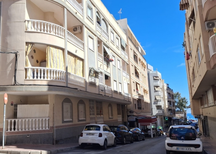 Re-Sale - Apartment - Torrevieja - Playa Los Locos
