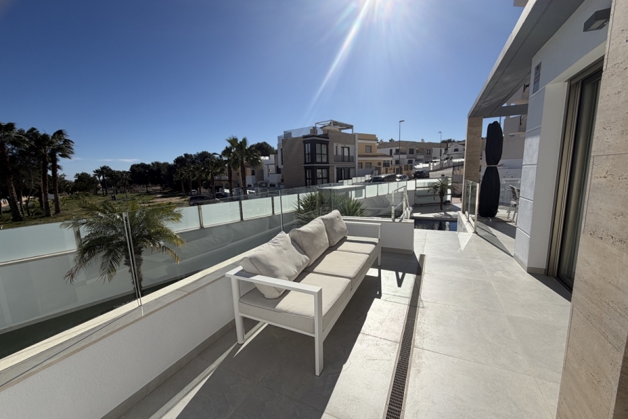 Re-Sale - Detached Villa - Orihuela Costa - Villamartin