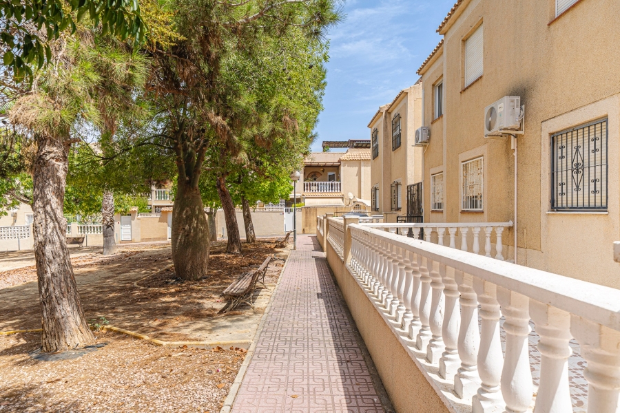 Re-Sale - Apartment - Torrevieja - Aguas Nuevas