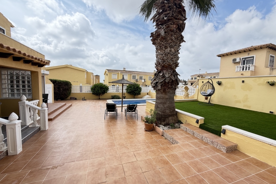 Re-Sale - Detached Villa - Orihuela Costa - Villamartin