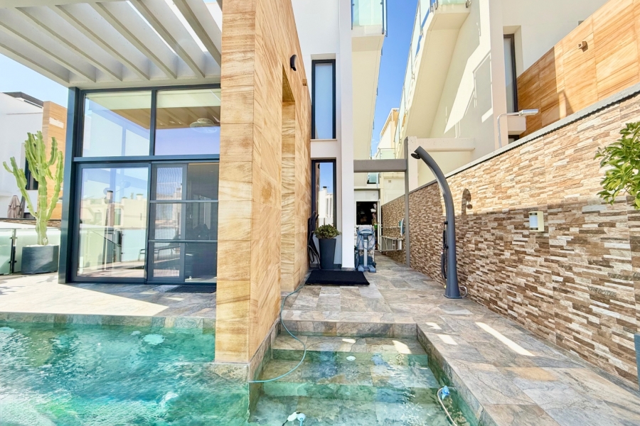 Re-Sale - Detached Villa - Orihuela Costa - Lomas de Cabo Roig