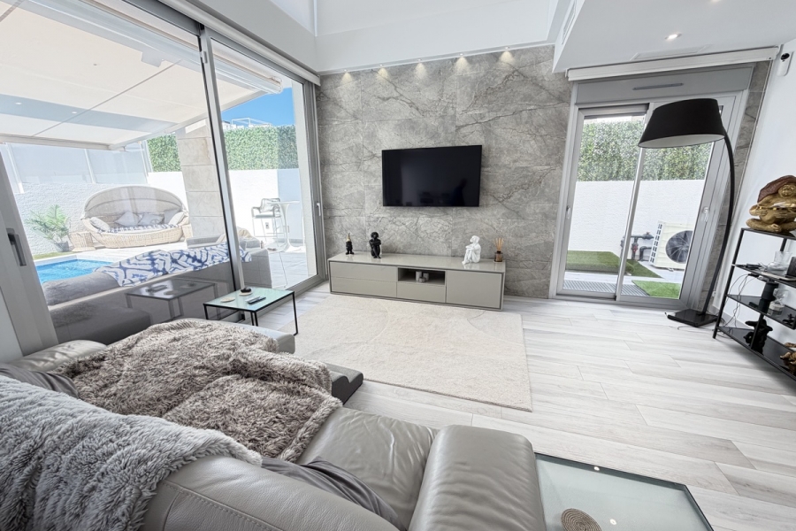 Re-Sale - Detached Villa - Orihuela Costa - Lomas de Cabo Roig