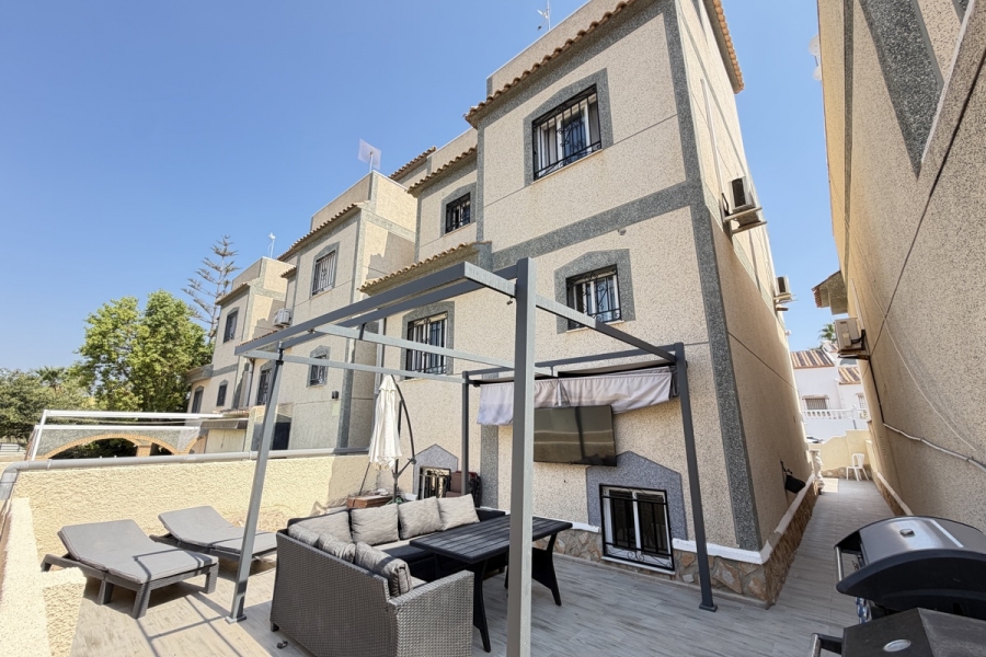 Re-Sale - Detached Villa - Orihuela Costa - Villamartin