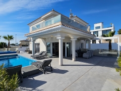 Frittliggende Villa - Videresalg - La Marina - La Marina