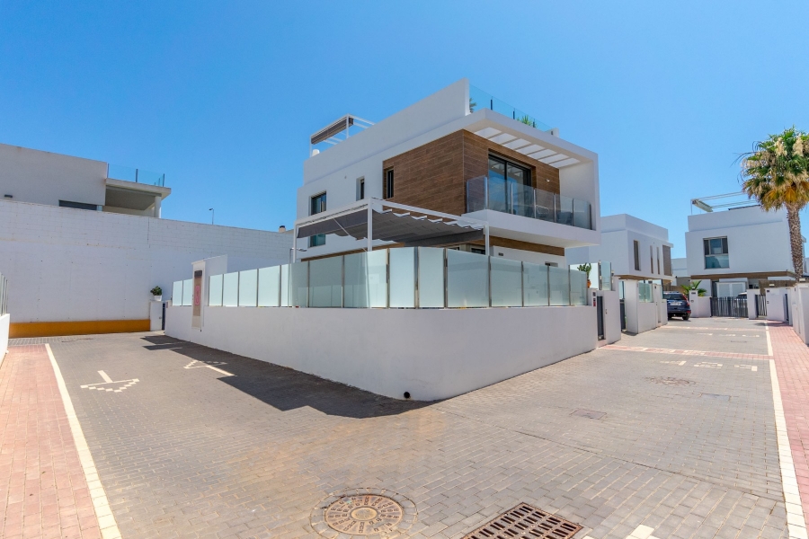 Re-Sale - Detached Villa - Orihuela Costa - Villamartin