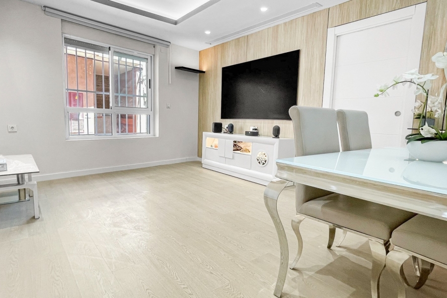 Re-Sale - Apartment - Torrevieja - Torrevieja - Centre