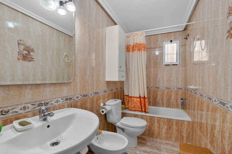 Re-Sale - Apartment - Torrevieja - Playa Los Locos