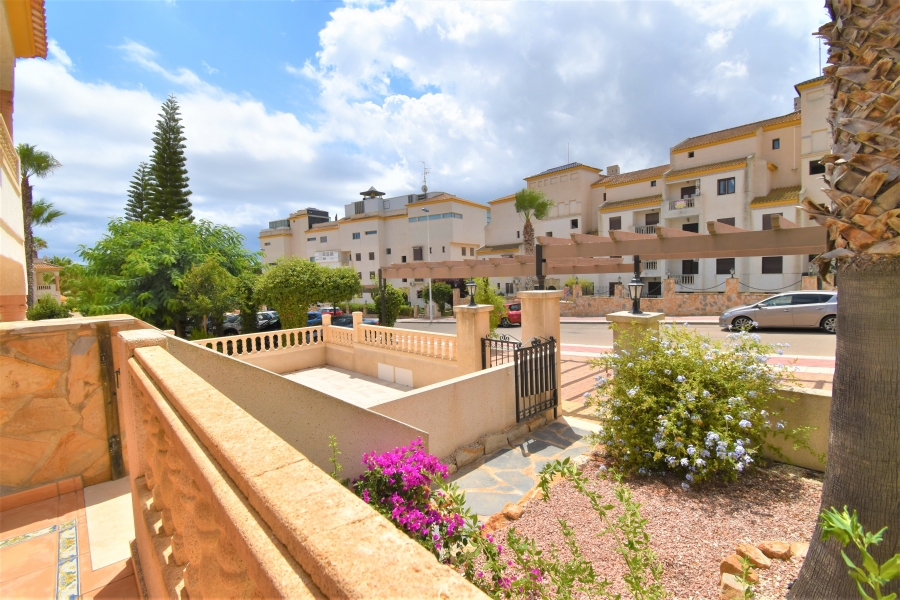 Re-Sale - Bungalow - Orihuela Costa - Las Ramblas