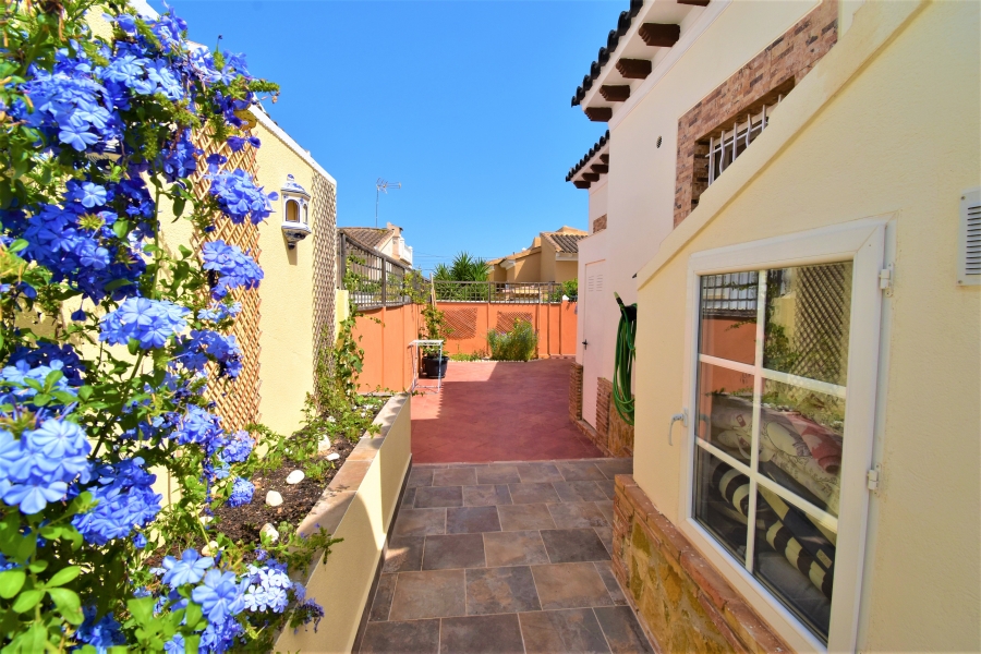 Re-Sale - Detached Villa - Orihuela Costa - Playa Flamenca