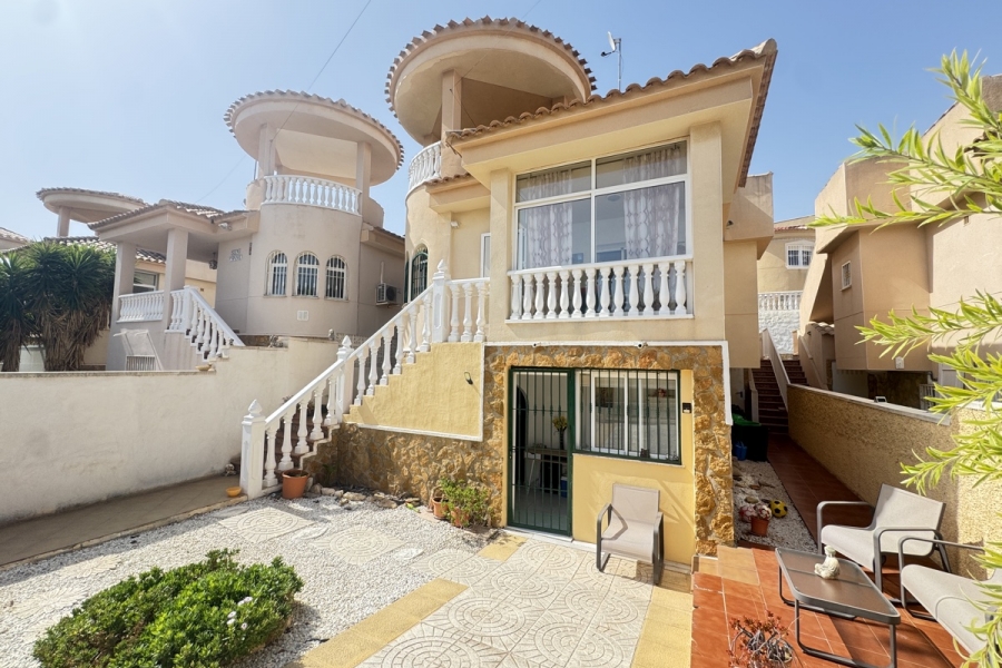 Re-Sale - Detached Villa - Orihuela Costa - Villamartin